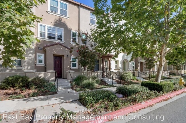 Building Photo - 3 br, 3.5 bath House - 668 Amalfi Loop