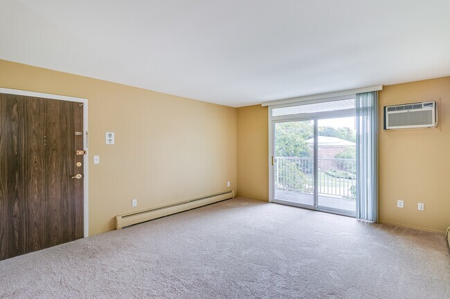Living Room - 4909 Crooks Rd