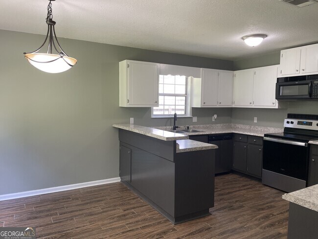 Building Photo - 112 Boxwood Ct
