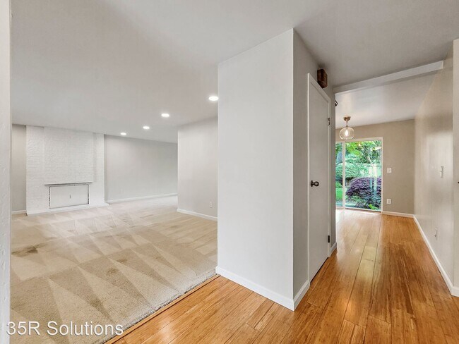 Foto del edificio - 4 br, 3 bath House - 2817 182nd Ave NE