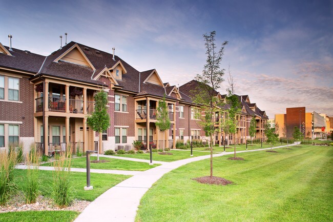 Courtyard - Broadmoor at Aksarben Village