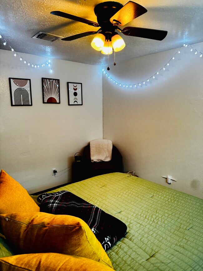 Habitación de invitados - 1702 Grand Park Dr
