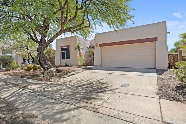 Building Photo - Santa Fe Home in Silverado Hills with Pool!