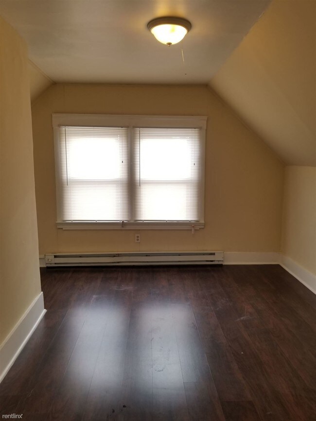 Foto del edificio - 2 br, 1 bath  - 125 Butler St #3