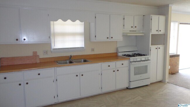 Foto del edificio - 1818 Bethany Ln NW