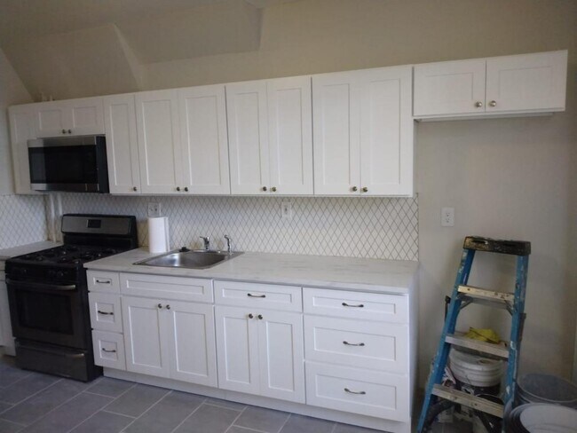 Building Photo - 3217 McElderry St