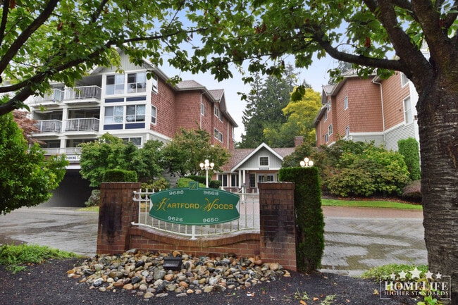 Photo du bâtiment - Beautiful 2-Bed, 2-Bath Ground Floor Apart...