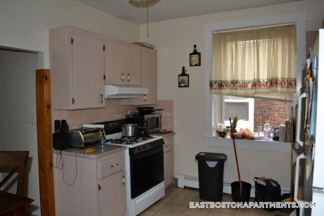 Building Photo - 59 Lubec St