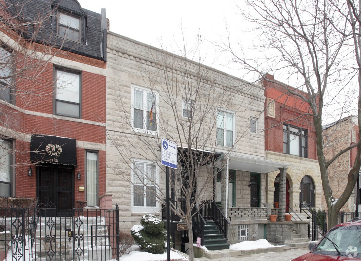 Primary Photo - 3145-3147 S Giles Ave