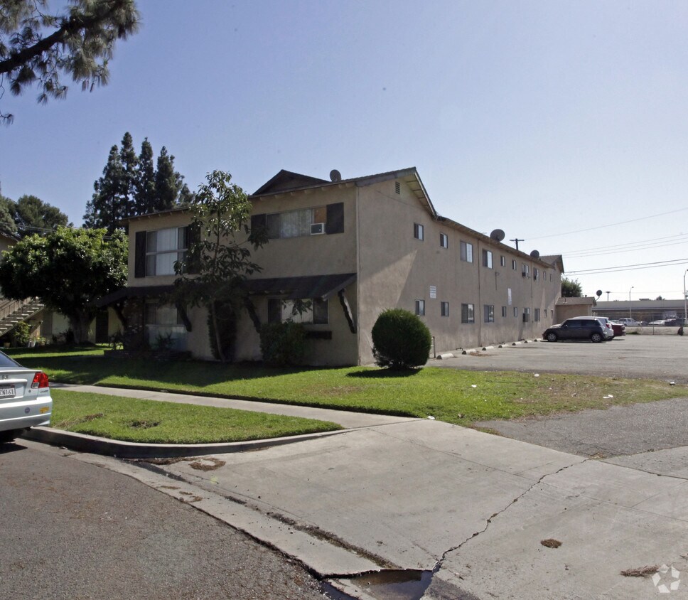 Building Photo - 12601 Kensington Ln