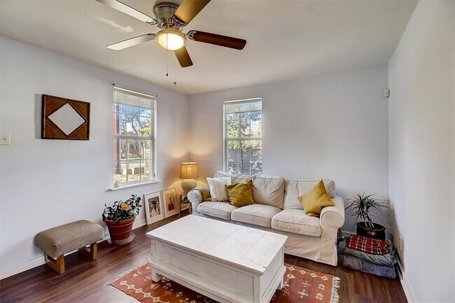 Foto del edificio - 3319 Cherrywood Rd