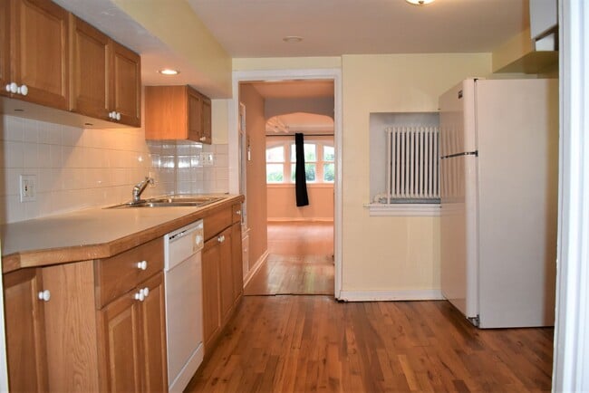 Foto del edificio - 1628 Gunderson Ave