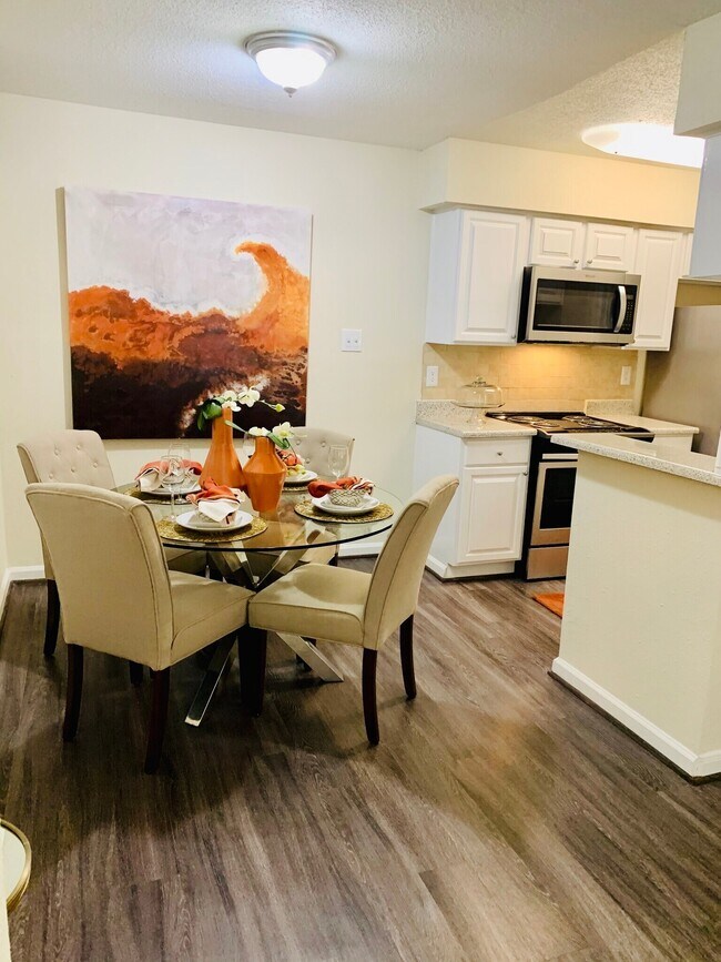 Photo - Luxury 1-Bed with Courtyards & Top Features! Apartment