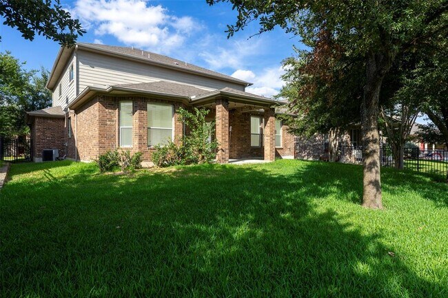 Building Photo - 1725 Woodvista Pl