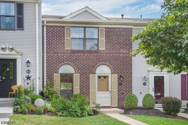Primary Photo - 85 Woodward Ln