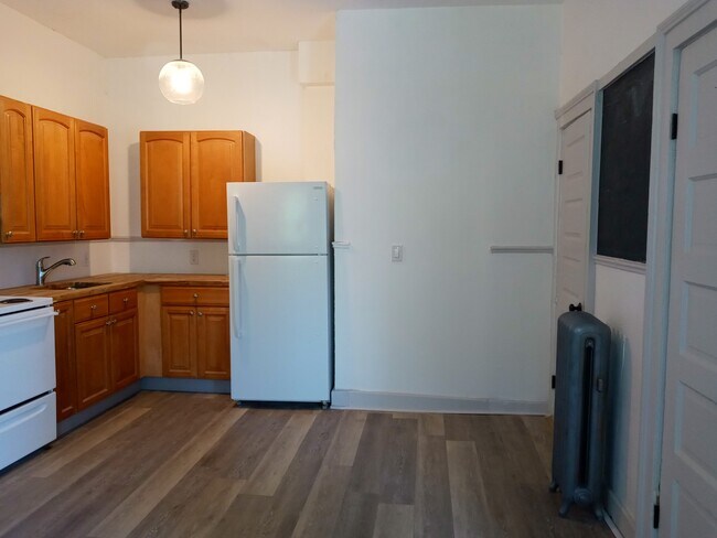 kitchen - 10 Rosemary St