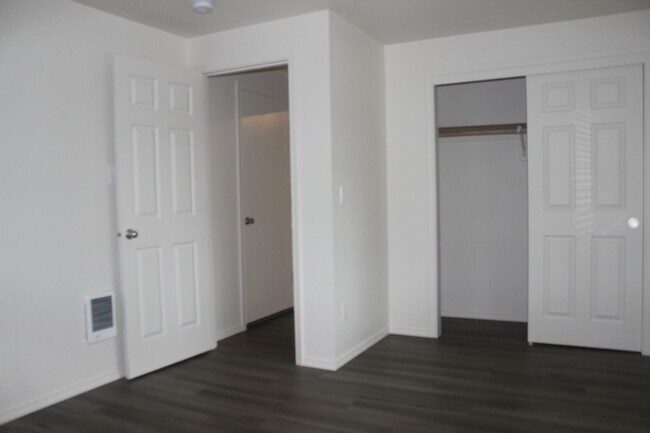 Building Photo - 3 Bed 2 Bath Hillsboro Ranch