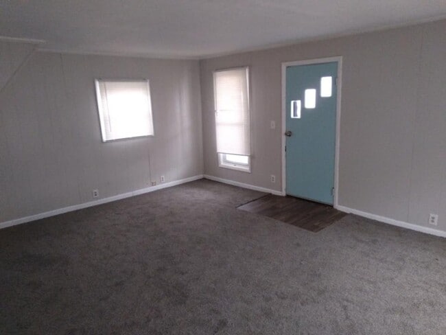 Building Photo - Move In by January! 3BR Home in Jeffersonville