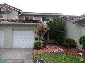 Building Photo - 7426 Pinewalk Dr S