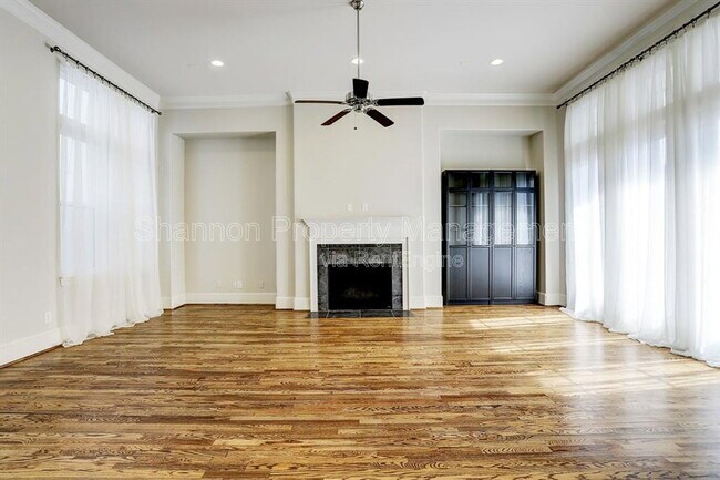 Foto del edificio - 5108 Larkin St