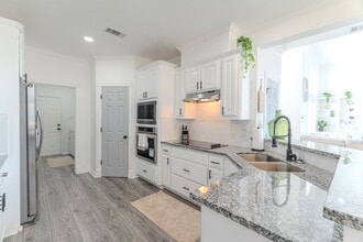 Building Photo - 3631 Country Club Blvd
