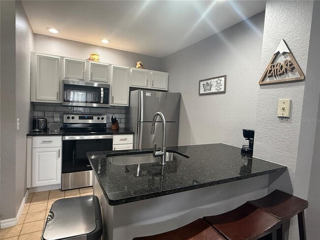 Building Photo - 4000 Santa Maria Dr