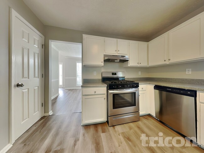Building Photo - 1110 Karastan Ct SW