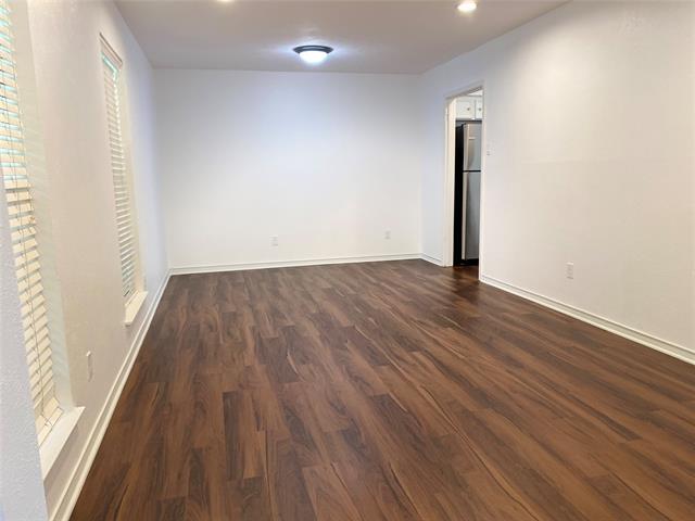 Foto del edificio - 3831 Crestpark Dr