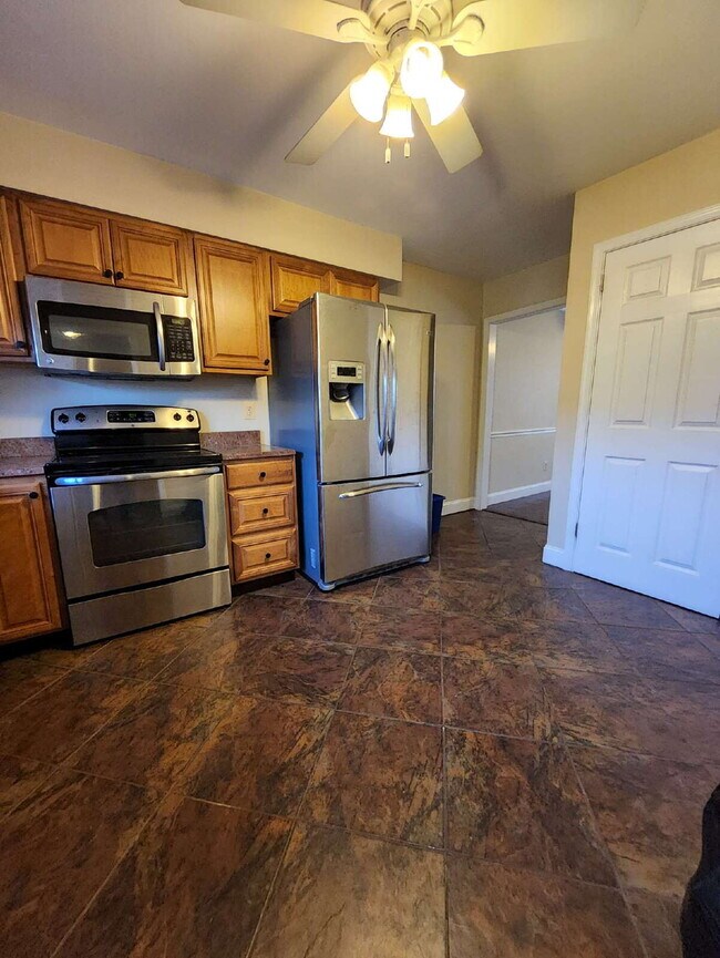 Foto del edificio - 406 Denning Ct