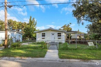 Building Photo - 906 Jurgens St