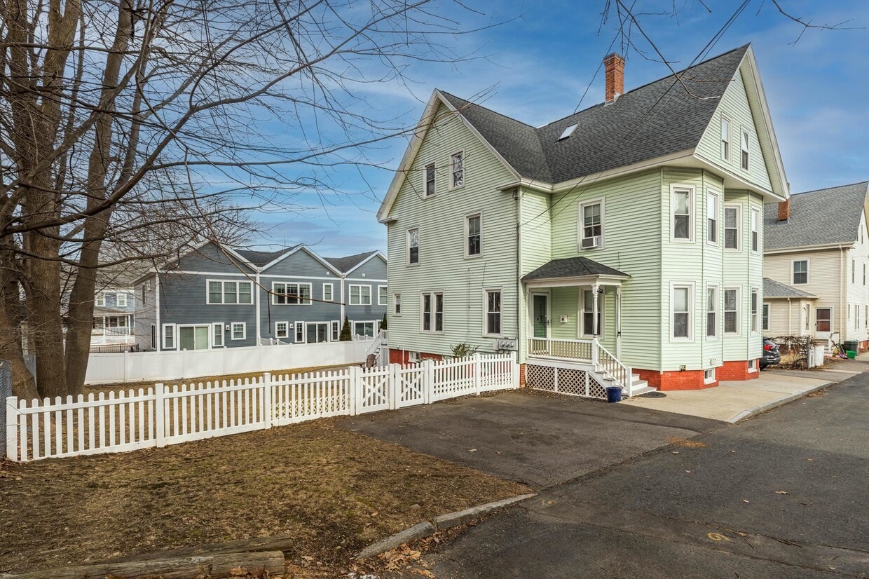 25 Friend St, Portsmouth, NH 03801 Townhome Rentals in Portsmouth NH