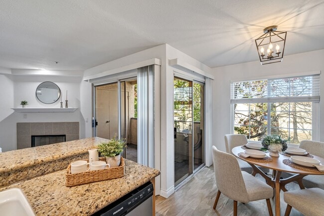 Building Photo - Remodeled 2 bed/2bath in Imperial Beach