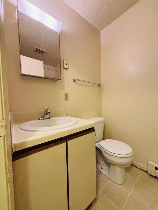 Foto del edificio - Efficiency 1 Bathroom Condo