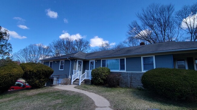 Building Photo - 1 Islanda Ct