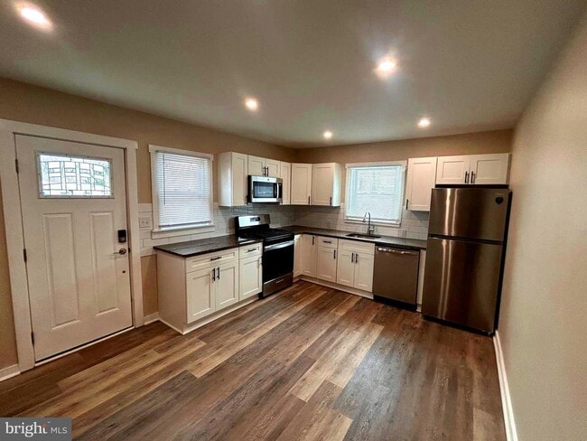 Building Photo - 1063 Tanyard Rd