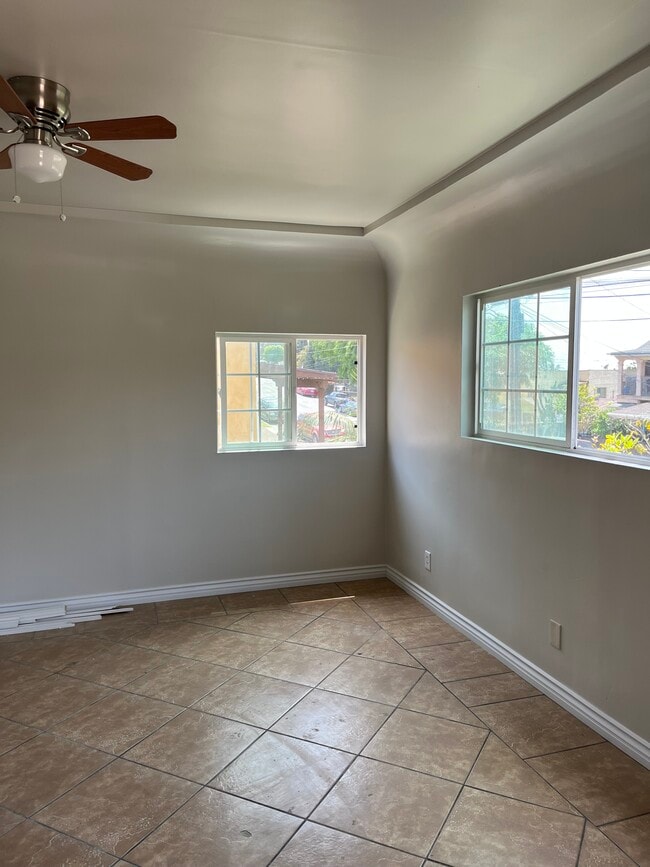 Building Photo - 1012 N Ditman Ave