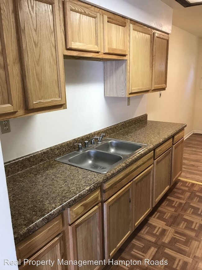 Building Photo - 3 br, 1 bath House - 19 Carver Circle