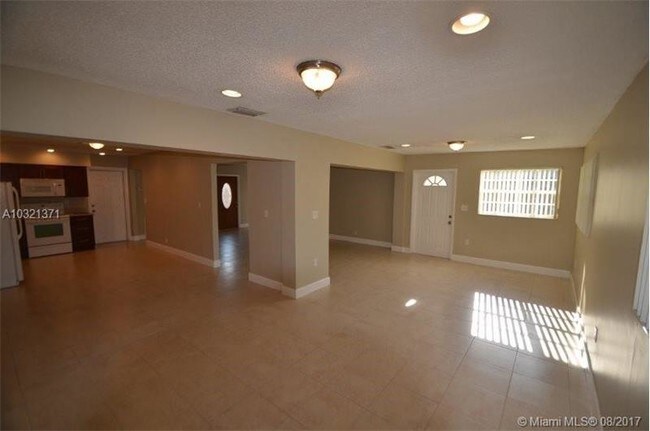 Foto del edificio - 9381 NW 33rd Pl
