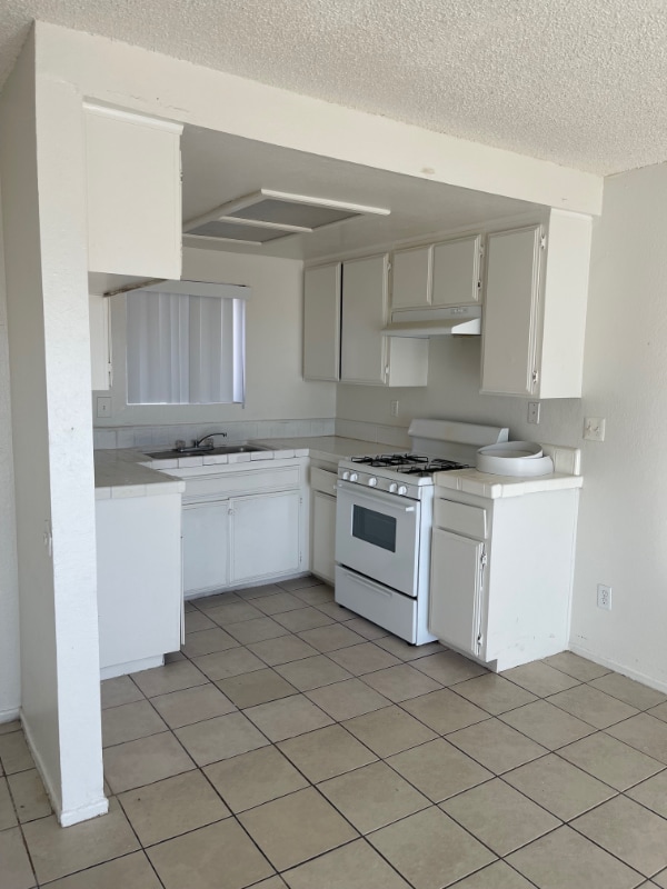 Building Photo - 11200 Vintage Rd