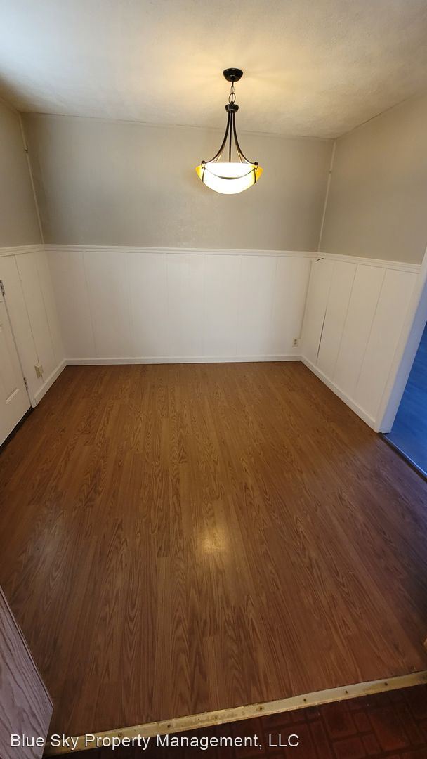 Building Photo - 3 br, 1 bath House - 803 W. Harvard