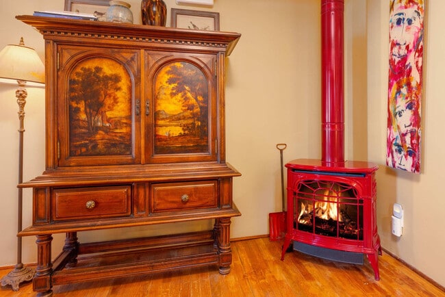 Building Photo - 325 Sena St