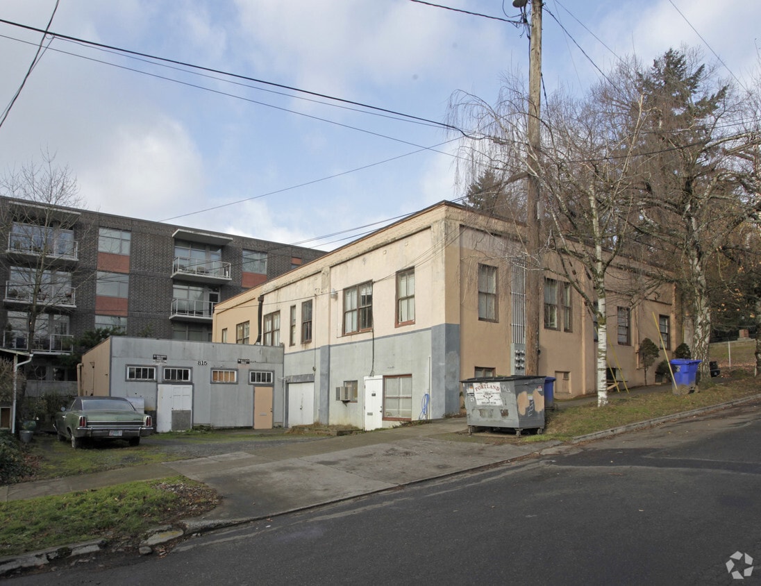 Building Photo - 2230 SE Morrison St