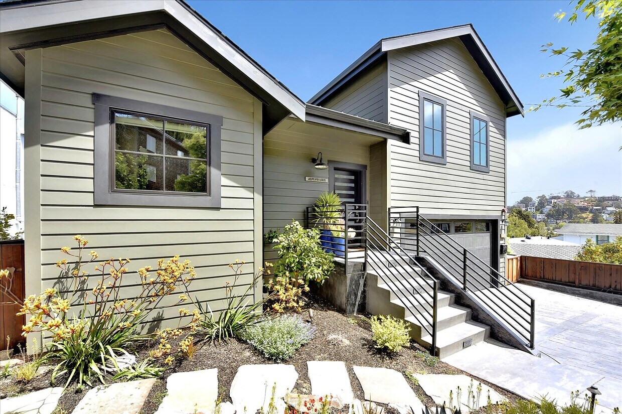 Primary Photo - 524 Klamath St