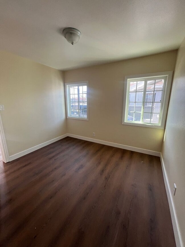 Photo - Prairie Ave. Apartment