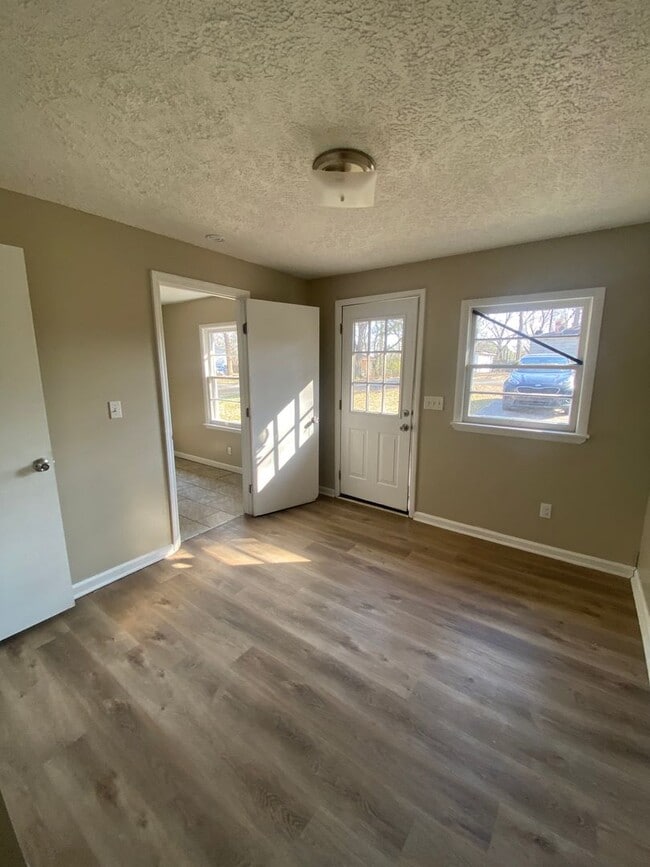 Foto del edificio - Bright & Spacious 4BR/2BA Home in Birmingham