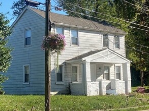 Building Photo - 139 S Main St