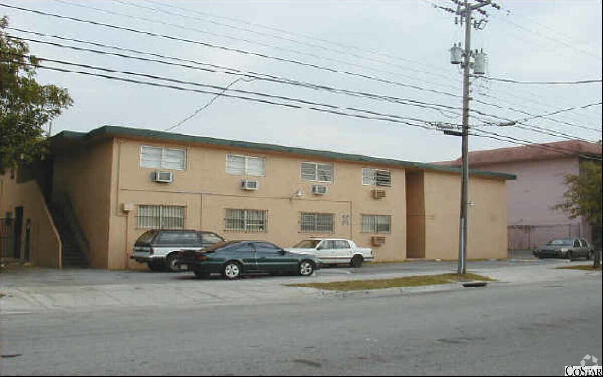 Foto principal - 1879 NW 23rd St