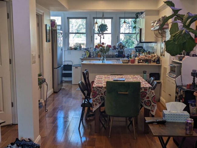 Foto del edificio - XX8 Bryant St NE