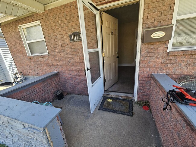 Foto del edificio - 4012 Jennings Station Rd