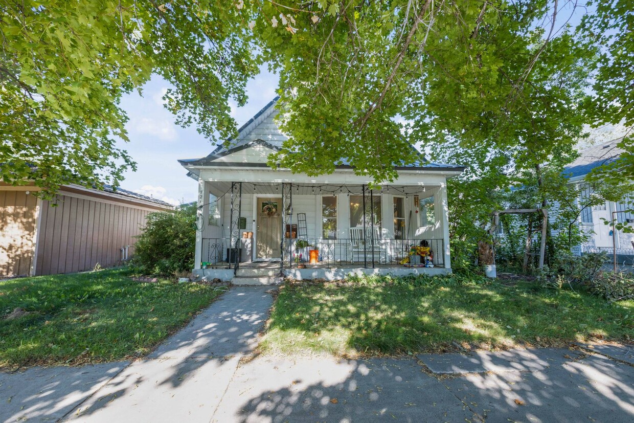 Foto principal - CUTE 3 BED 3 BATH HOME CLOSE TO HISTORIC D...